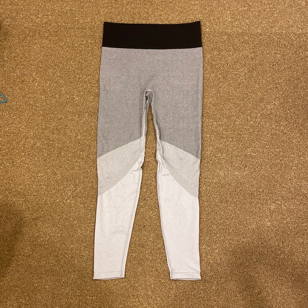 Aerie Grey 3 Toned Leggings Size Medium